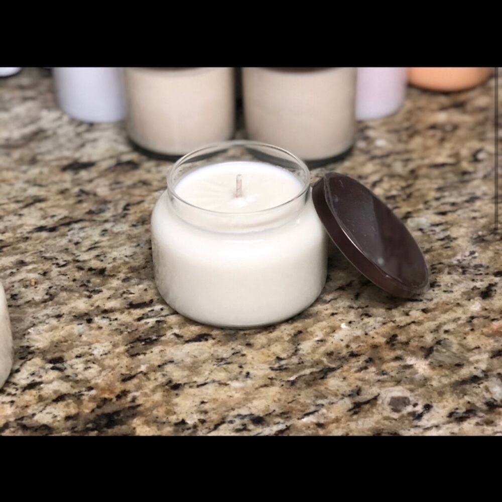 Shimmering Peach Nectar Soy Candle - Picture 2 of 3